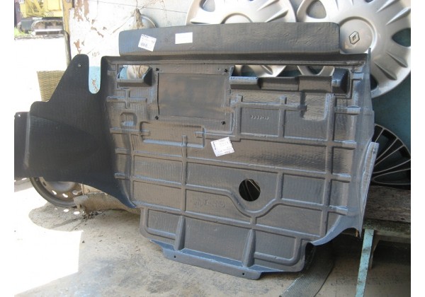 Захист двигуна, пластик Renault Master II 2.2, 2.5 dci, 03-10, 8200537274